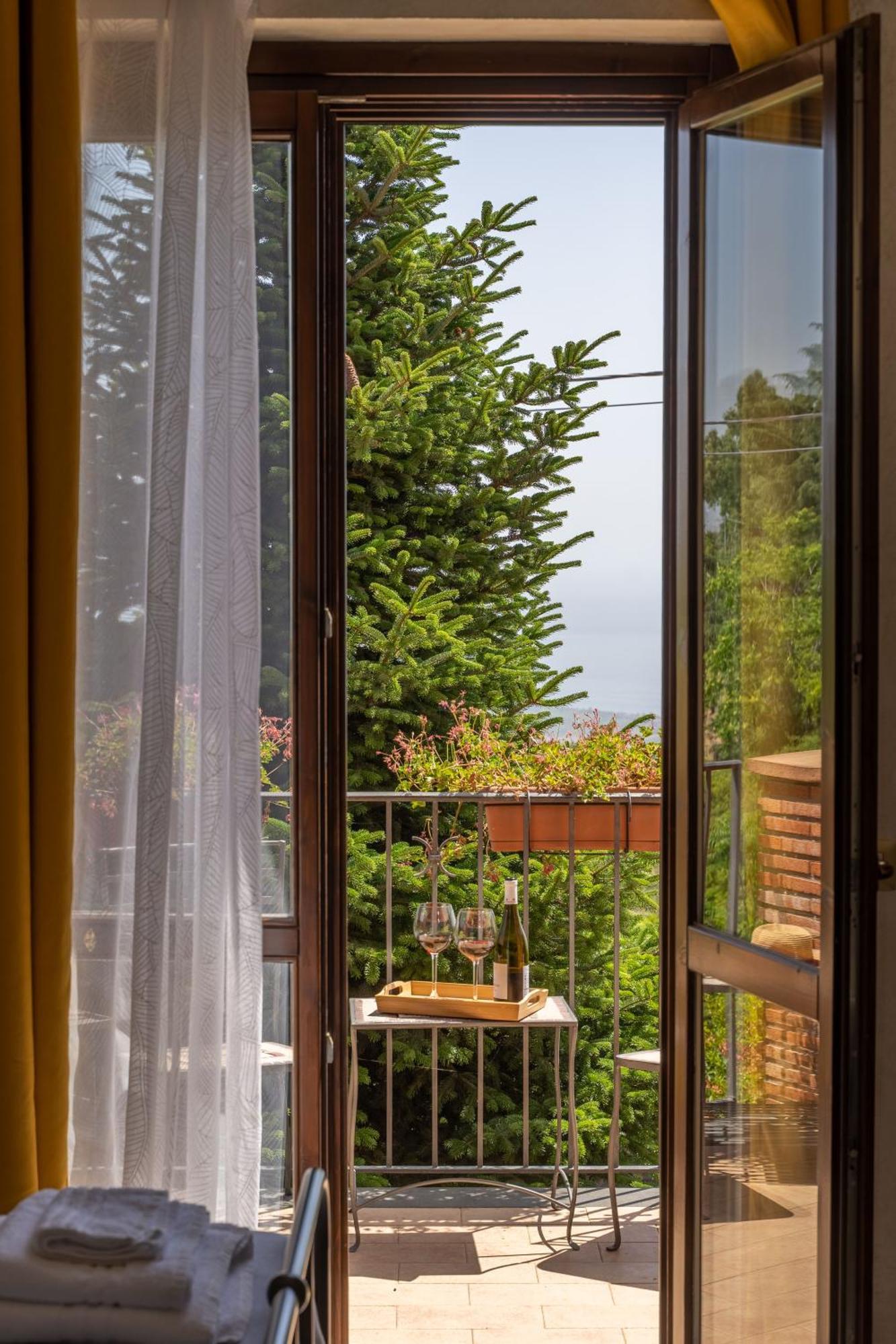 Etna Sunshine Rent Rooms Puntalazzo Exterior foto